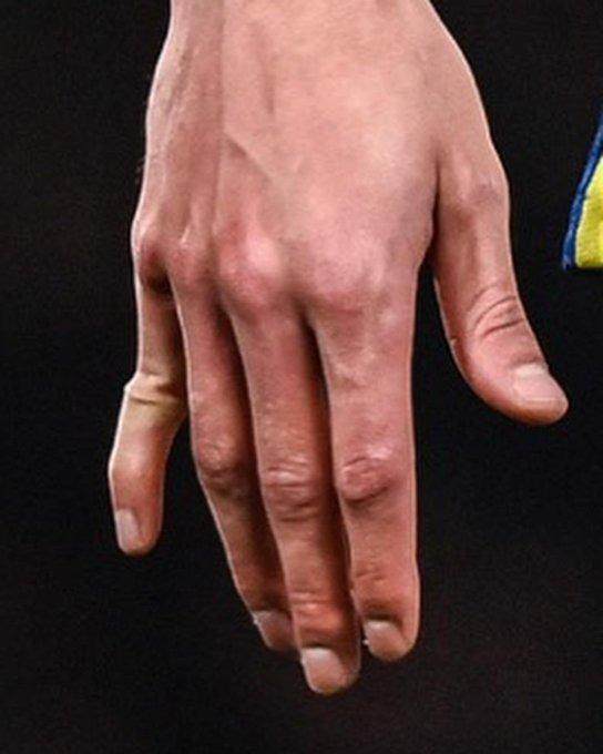 FIXhoXwX0AYObAZ (1).jpg