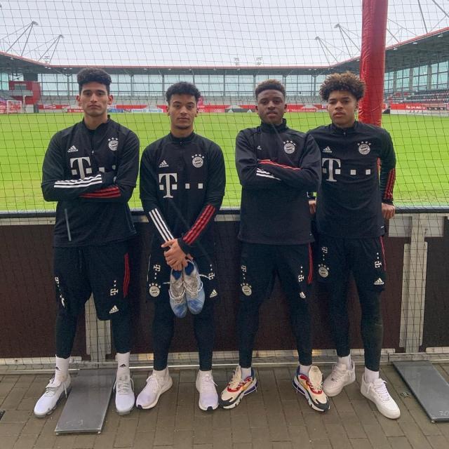 1641209464575035707.jpg 1641209464575035707.jpg